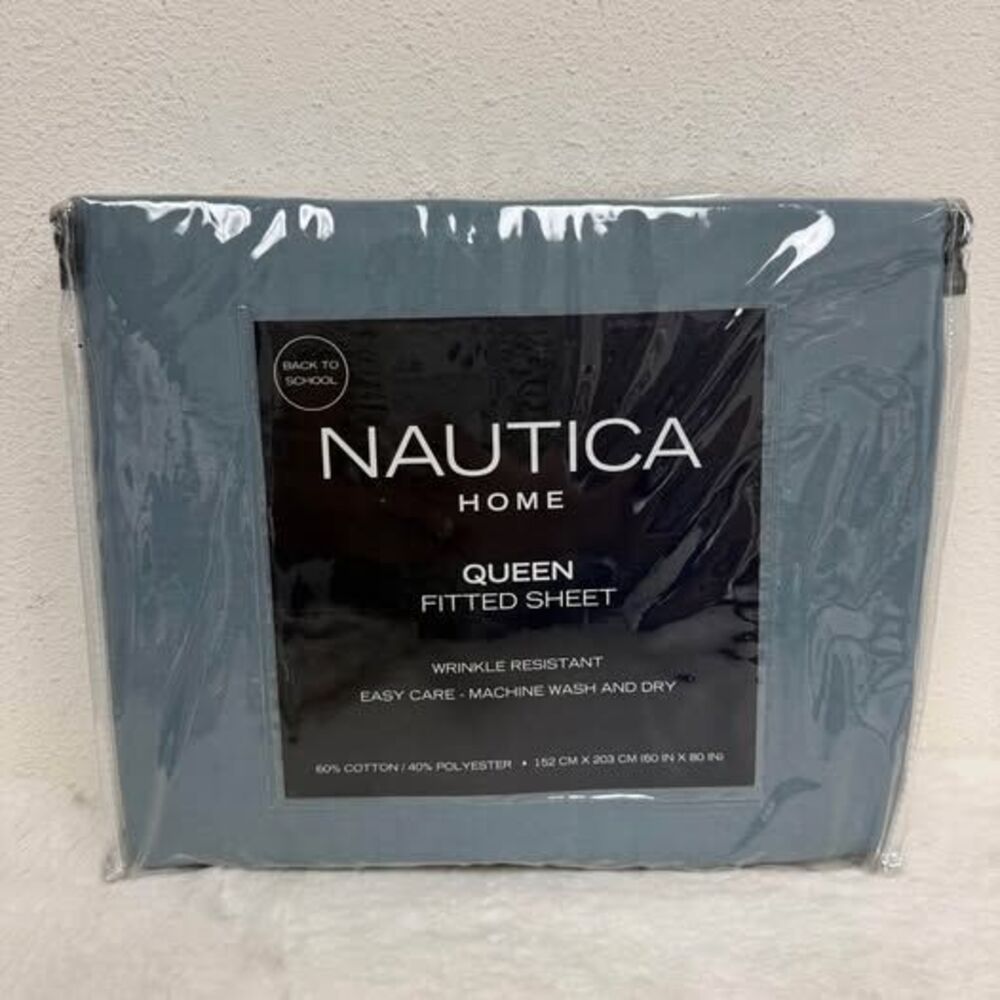 Queen Fitted Sheet Nautica Wrinkle Resistant (One Fitted Sheet Only) New